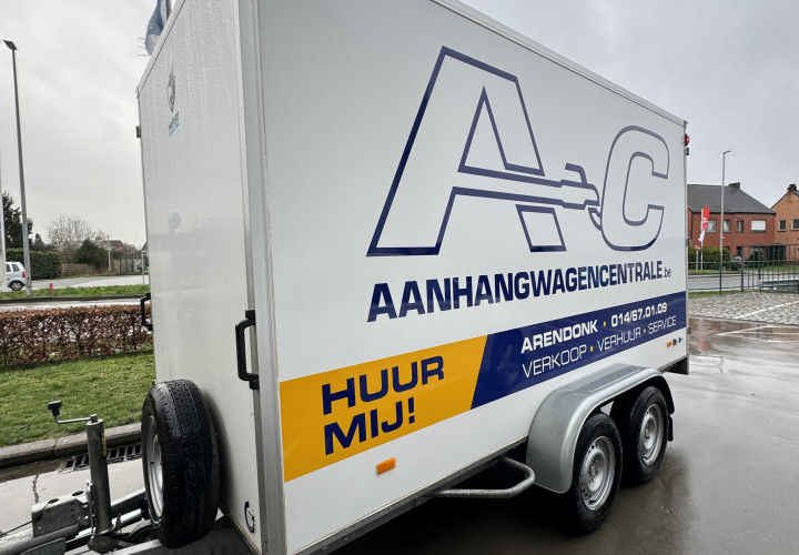 Gesloten 400x180x210 met zijdeur hondje